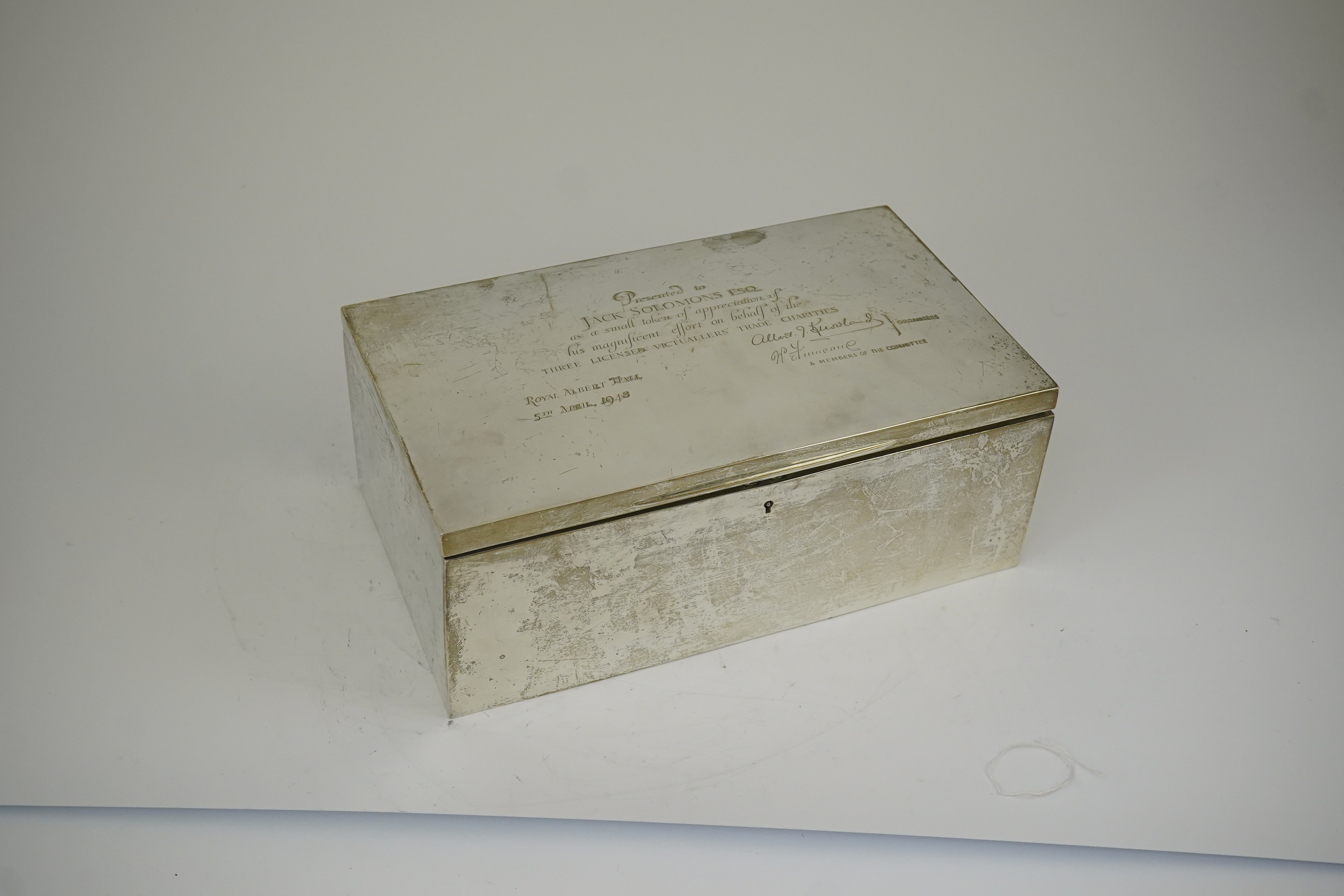 A large Edwardian silver rectangular cigar box, by Mappin & Webb